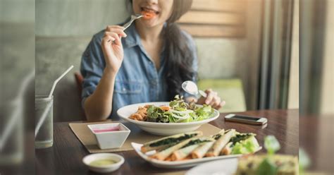 夢見聚會吃飯|夢見吃飯9大情境意思大解構！付錢/喝酒/與家人同事聚。